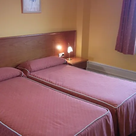 Val De Serantes Pensionat 3*