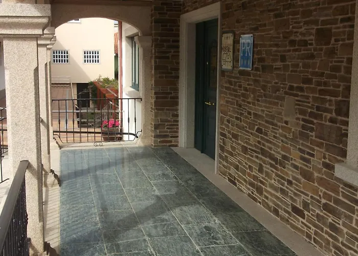 Val De Serantes بيت ضيافة 3*