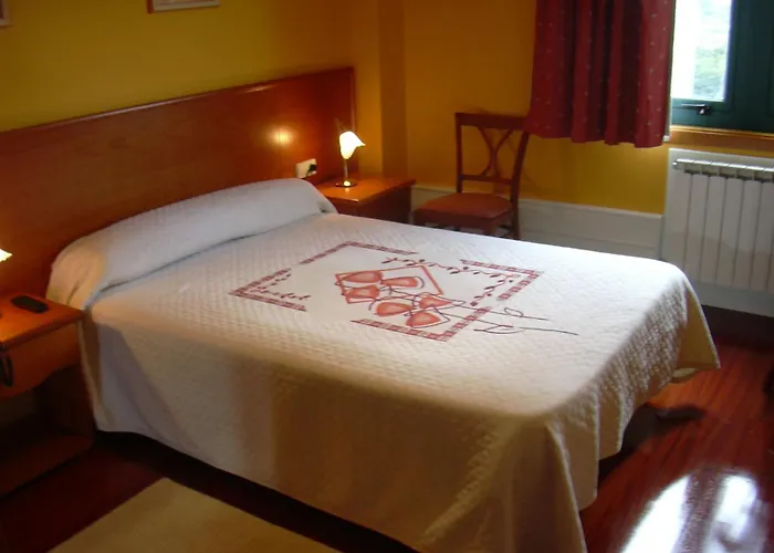 Val De Serantes بيت ضيافة فيرول