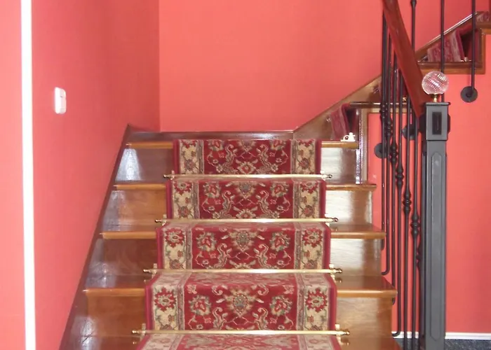 Val De Serantes فيرول