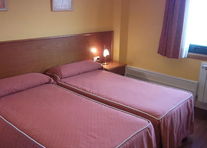 Val De Serantes بيت ضيافة 3*